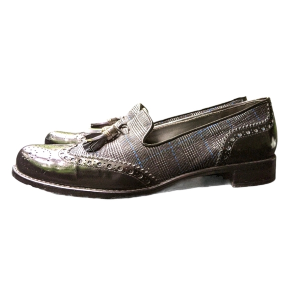 Stuart Weitzman Shoes - 🌻Stuart Weitzman Vintage Loafers Size 8